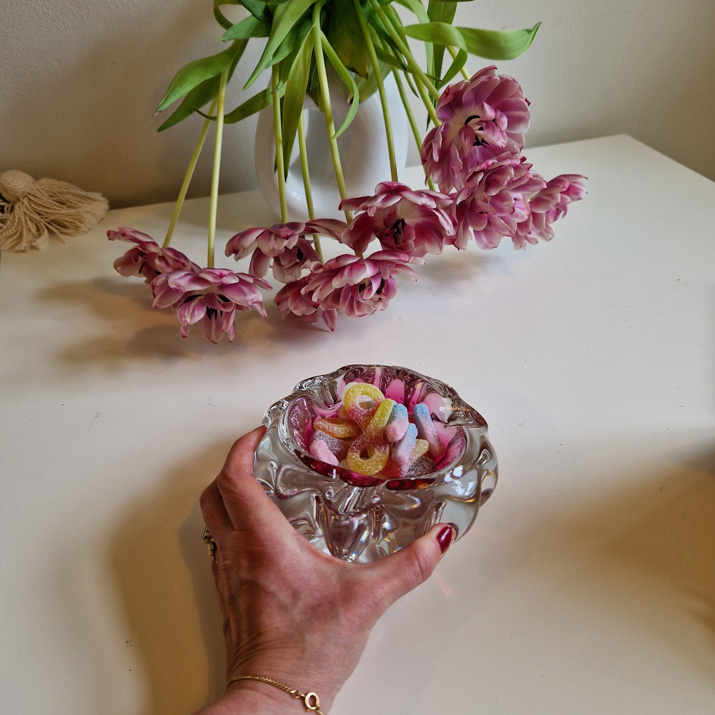 pink curvy ashtray
