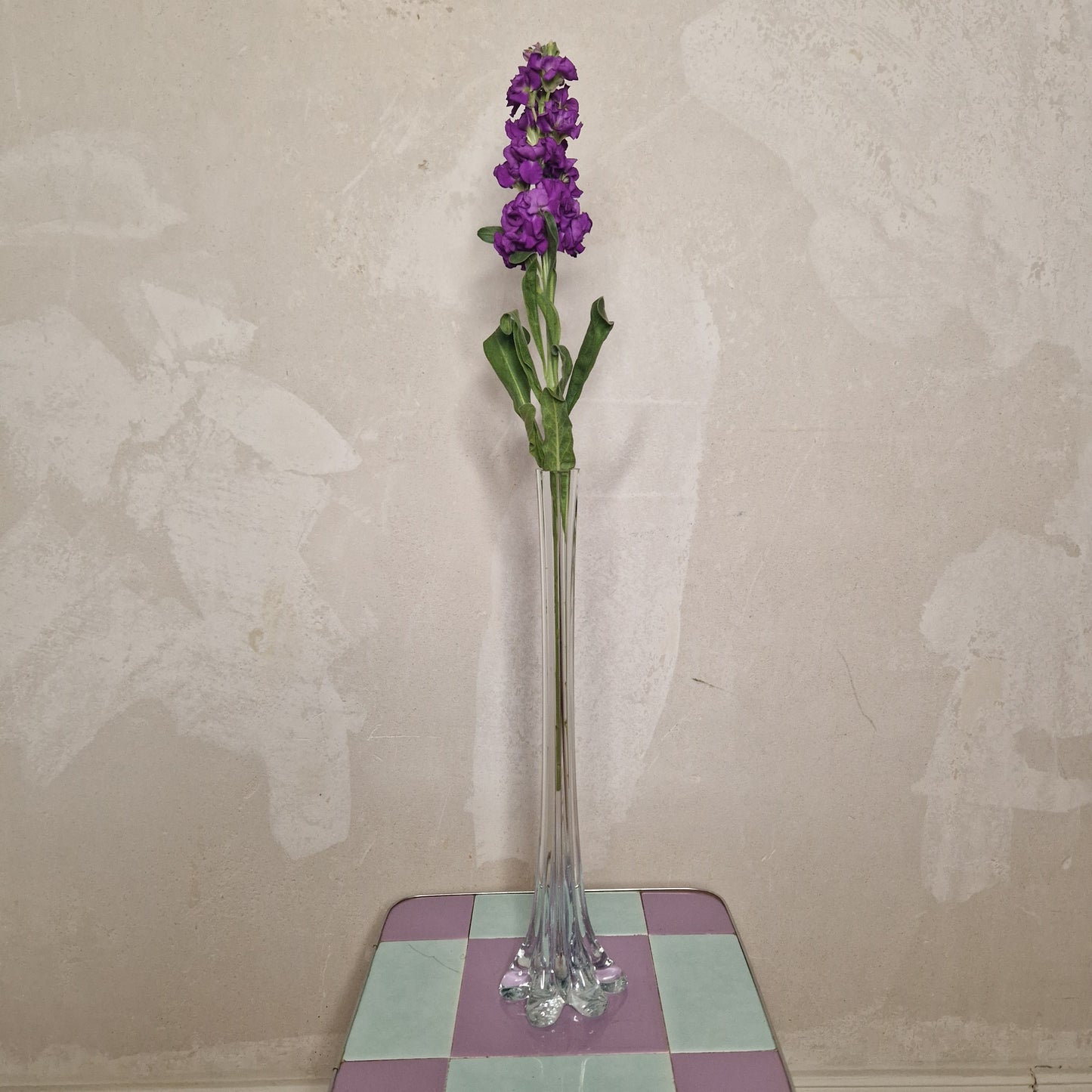 Flower shaped glass vase