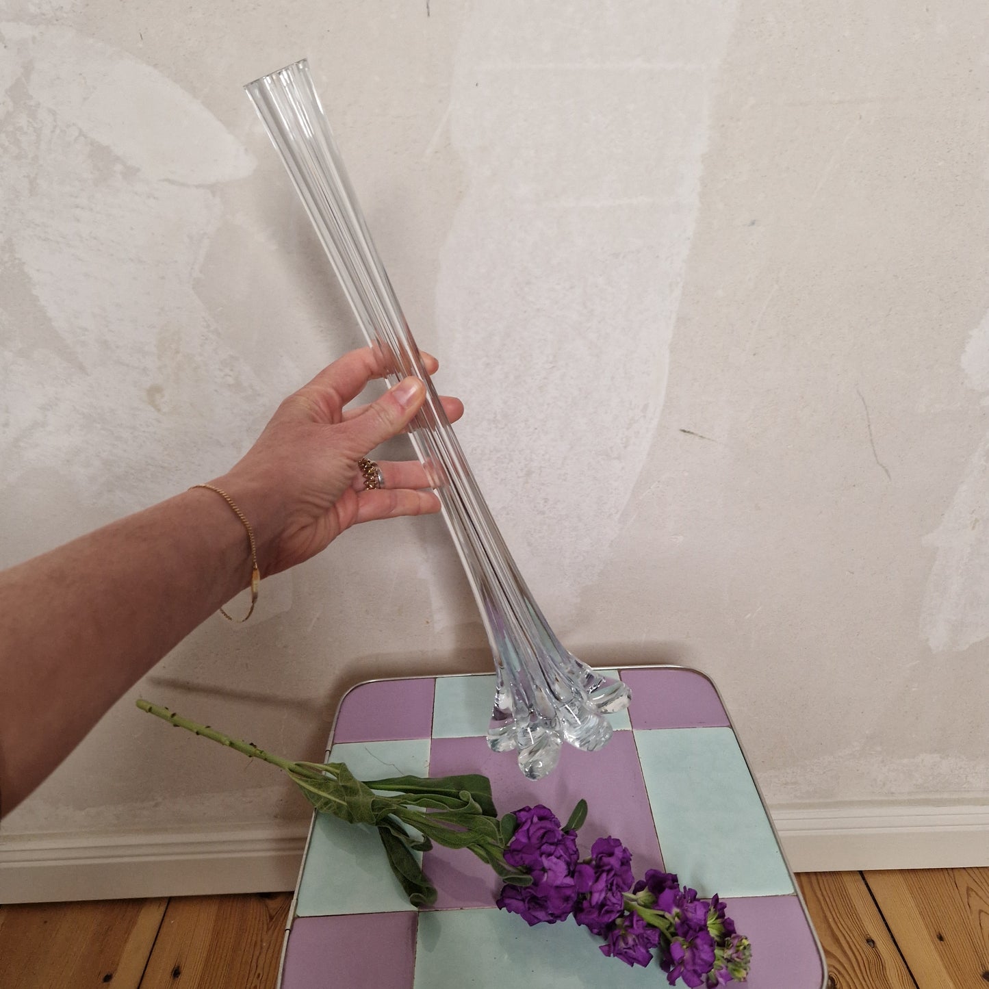 Flower shaped glass vase