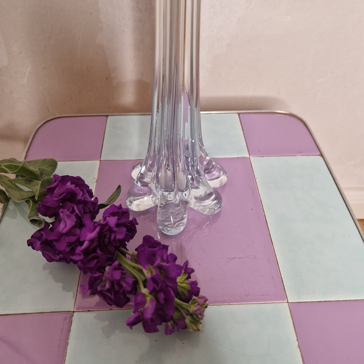 Flower shaped glass vase