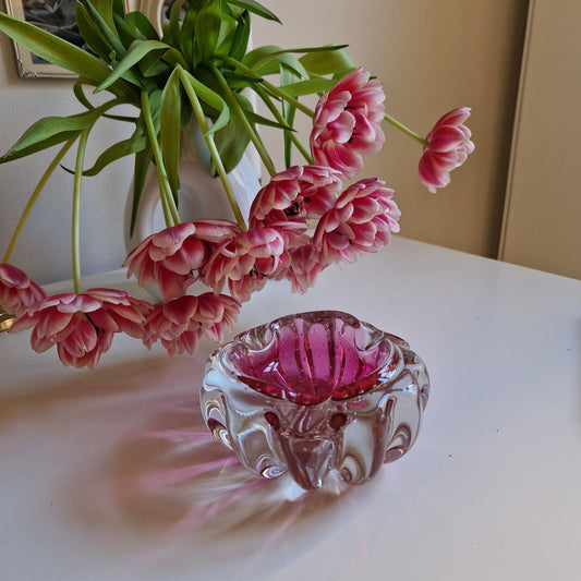 pink curvy ashtray