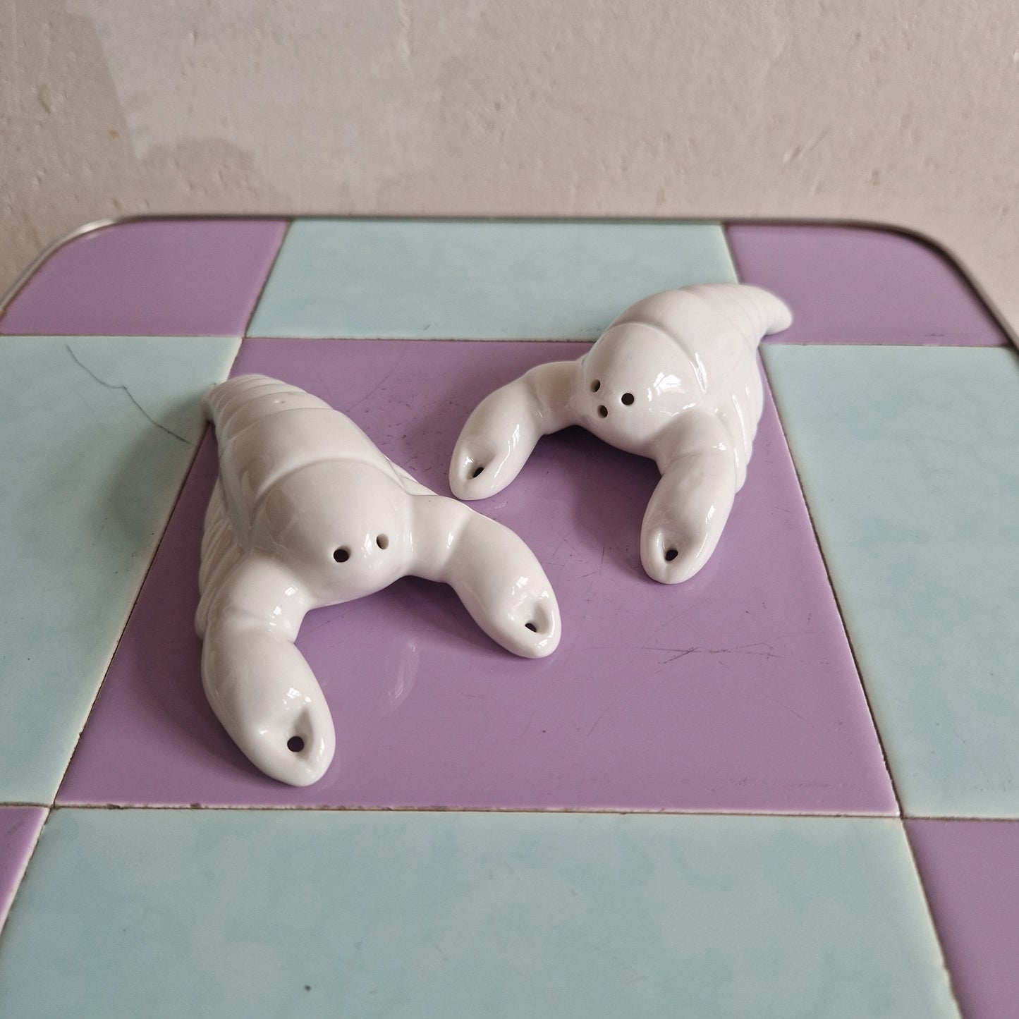 Crayfish salt & peppar shaker