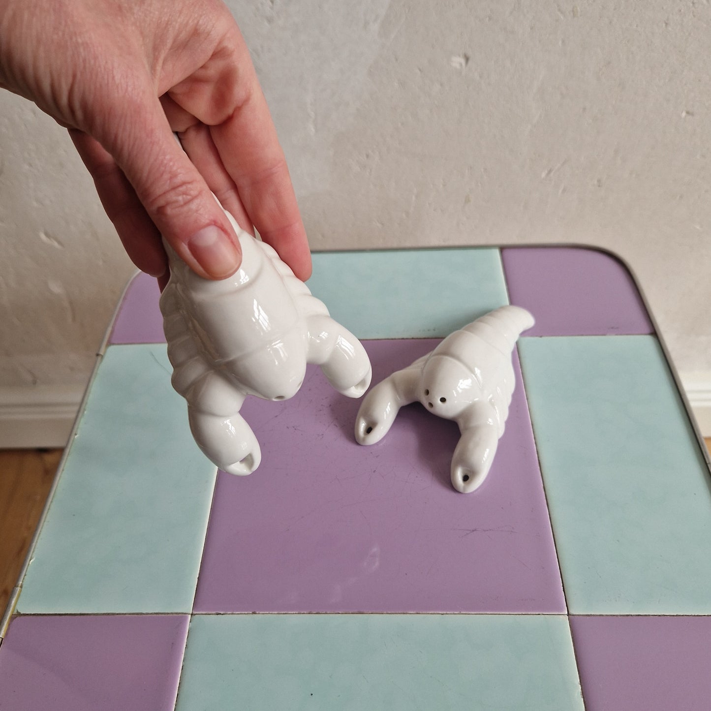 Crayfish salt & peppar shaker