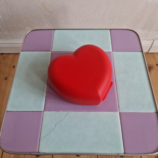 heart-shaped sandwich box