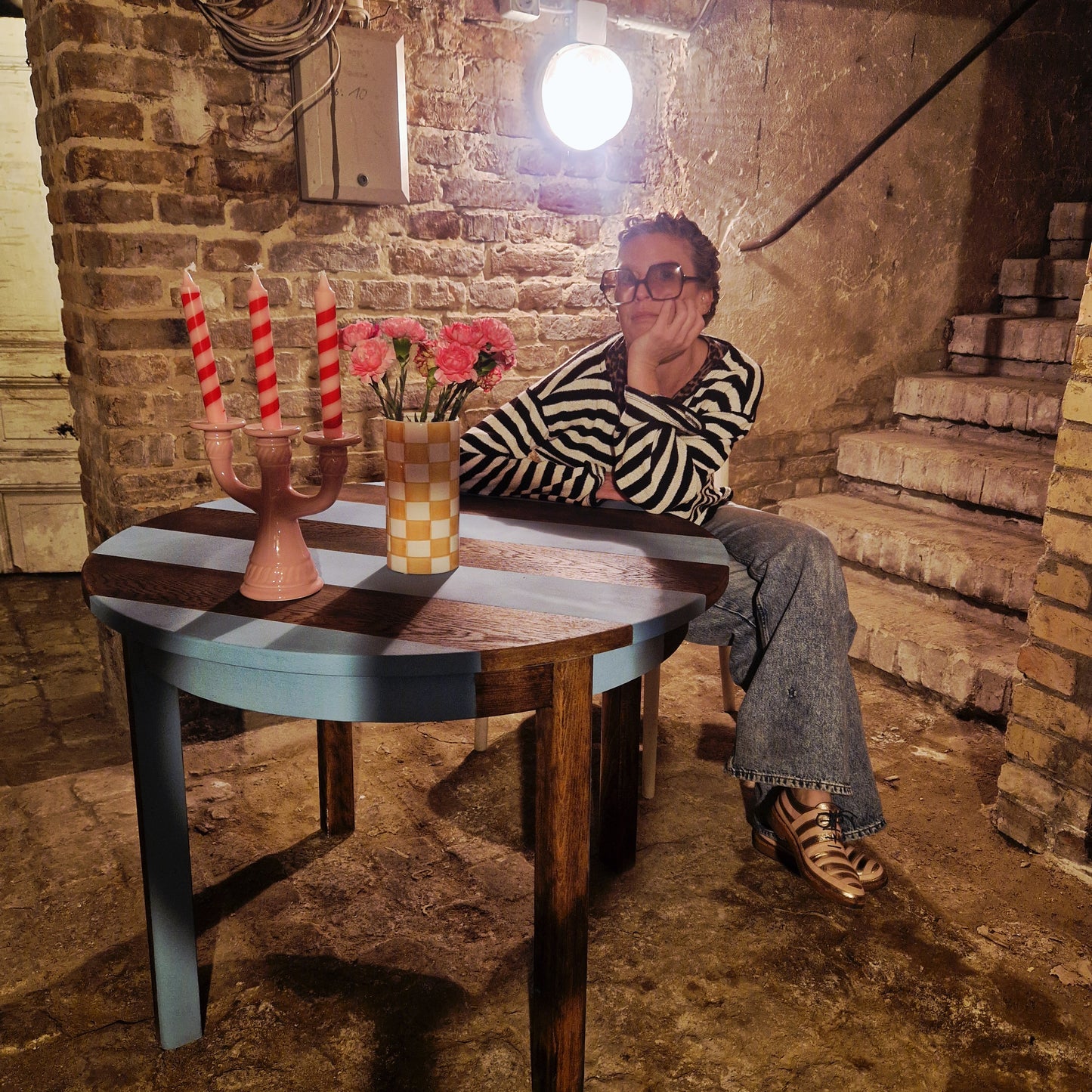 Wooden round table striped