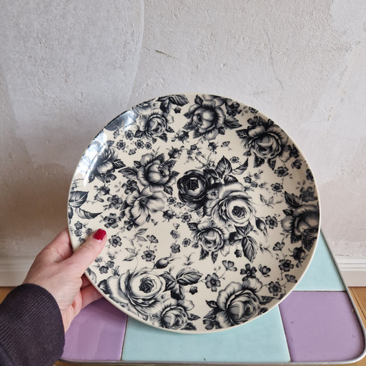 6 Plates with floral design