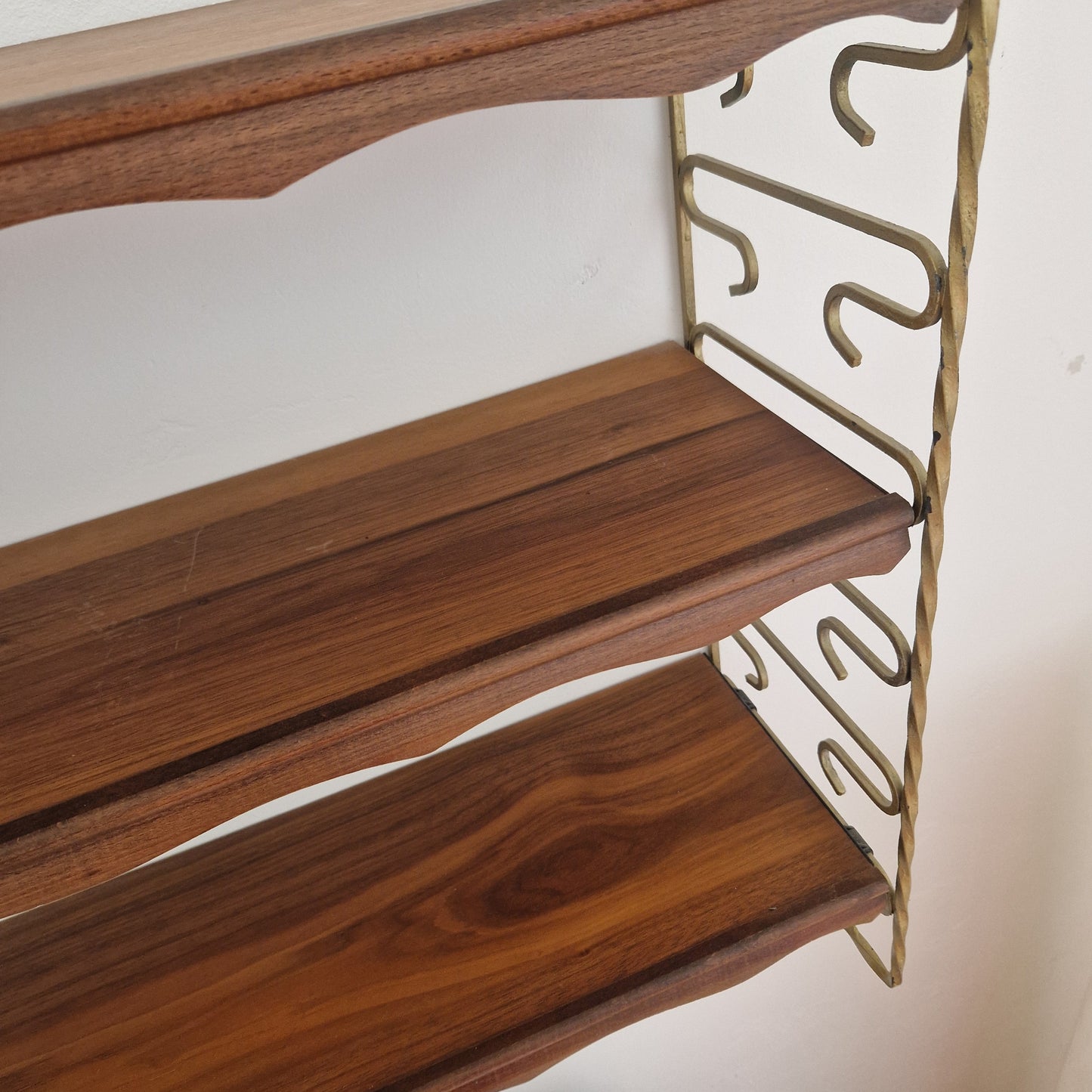 String shelve wood & metal