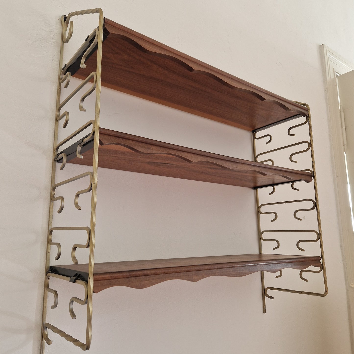 String shelve wood & metal